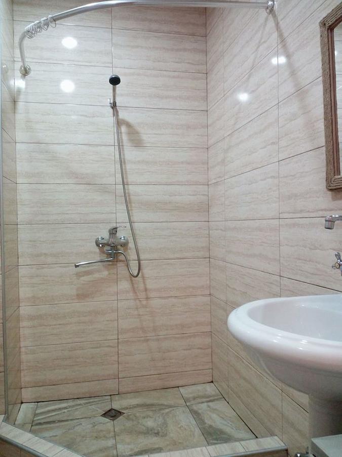 Ruso'S Flat Apartment Batumi Bagian luar foto
